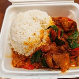 ผัดพริกแกง-ราดข้าว
