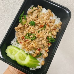 ข้าวกะเพราหมูสับพริกแห้ง