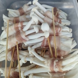 หลินขาวพันเบคอน