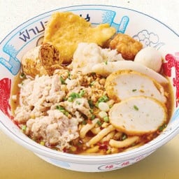 ก๋วยเตี๋ยวต้มยำเส้นปลา ลูกชิ้นปลา หมูบะช่อ