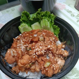 ข้าวหมูผัดซอสเทริยากิ(ไม่ใสหัวหอม)