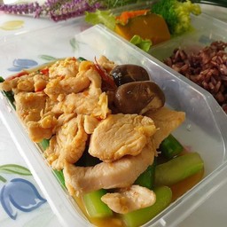 ผัดคะน้าน้ำมันหอย