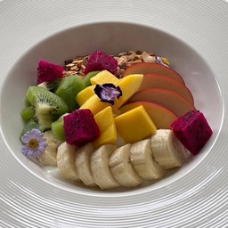 Fruit Salad with Yogurt + Drink (สลัดผลไม้ + เครื่องดื่ม)