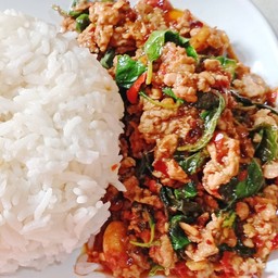 กะเพราเนื้อสับติดมันราดข้าว