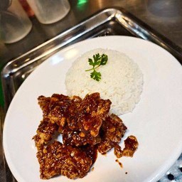 ข้าวไ่ก่ทอดซอสแจ่ว