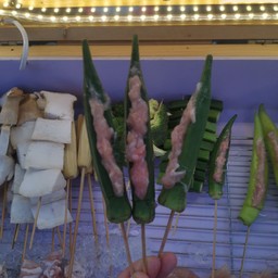 กระเจี๊ยบหยัดไส้หมูเด้ง