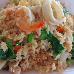 ข้าวผัดทะเล