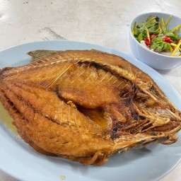 ปลากระพงทอดราดน้ำปลา