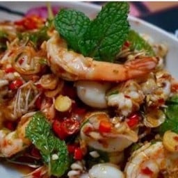 พล่ากุ้งแบบสุก