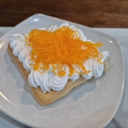 ขนม+วิปปิ้งครีม+ฝอยทอง