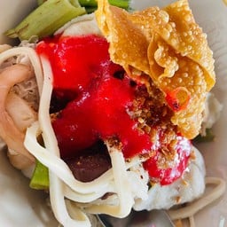 เจ๊กำไร ก๋วยเตี๋ยวหมูต้มยำรสเด็ด  ตลาดสุวินทวงศ์