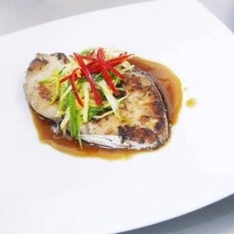 ปลาอินทรีย์สดทอดซีอิ๊ว