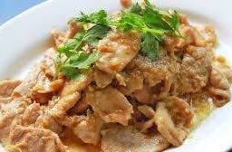 ผัดกระเทียมกับข้าว