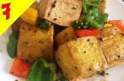 ผัดพริิกไทยดำราดข้าว