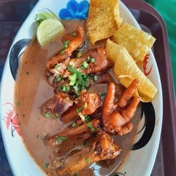 ก๋วยเตี๋ยวเรือบิน ครัวหนุ่มใต้ byบังฮาซัน ถลาง