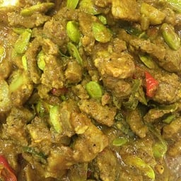 ข้าวแกงเจ๊นก ตลาดนัดสนามบิน
