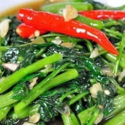 ผัดผักบุ้งไฟแดง
