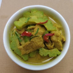 แกงกะทิหมูมะระ