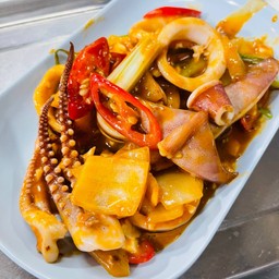 หมึกผัดไข่เค็ม