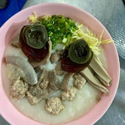 ร้านต้มเลือดหมู & โจ๊ก LA (ตลาดลำลูกกาพลาซ่า)
