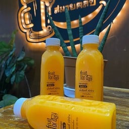 น้ำส้มคั้น น้ำมะพร้าว