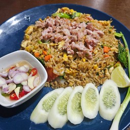 ข้าวผัดแหนม สไตล์ยุค 90