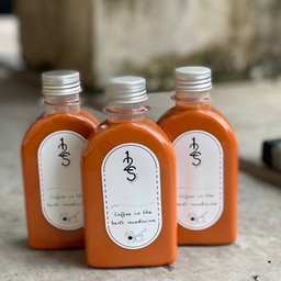 ชาไทยพรีเมียม พร้อมดื่ม แพ็ค 3 ขวด