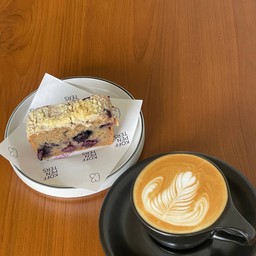 Koffpenters Coffee (คอฟเพนเทิร์ส คอฟฟี่) เมืองอุดรธานี