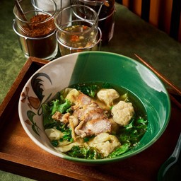 เกี๊ยวหมู+หมูกรอบ