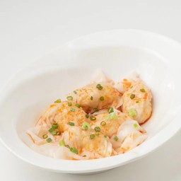 เกี๊ยวกุ้ง ราดน้ำมันแดง ( ติ่มซํา / Dim sum )