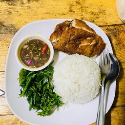 ข้าวบูดูไก่ทอด+ผักลวก
