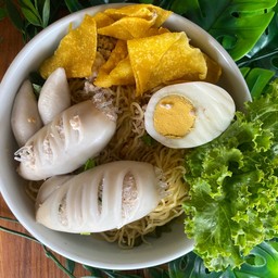 ก๋วยเตี๋ยวหมึกยัดใส่้ น้ำใส่