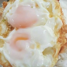 ไข่ดาวคู่ (มีเฉพาะกับข้าวไม่มีข้าว)