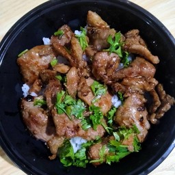 ข้าวหมูกระเทียม