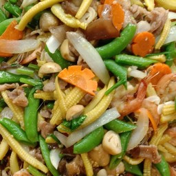 ผัดถั่วลันเตา