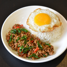 ข้าวผัดกะเพรา