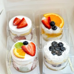 เซ็ทเค้กผลไม้ 4 ชิ้น ไม่มีไซมัส ผูกโบว์