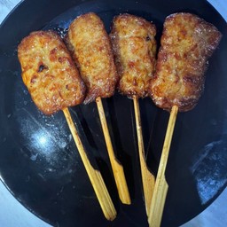 ชุดหมูทอดเสียบไม้ แจ่วแซ่บ
