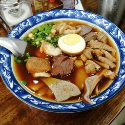 ยายแหม่ม ก๋วยจั๊บ