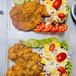 สลัดไก่กรอบ