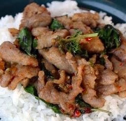 ข้าวกะเพราหมูชิ้น