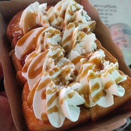 ปังปิ้ง วิปครีม ราด คาราเมล