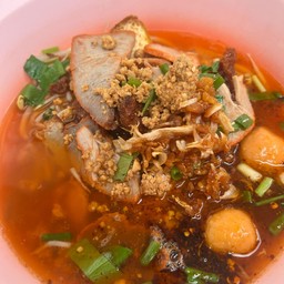 ก๋วยเตี๋ยวหมูต้มยำพิเศษ