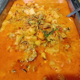 แกงคั่วสับปะรดใส่หอยแมลงภู่+ข้าว