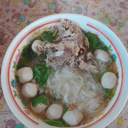 ก๋วยเตี๋ยวหมูเส้นเล็ก