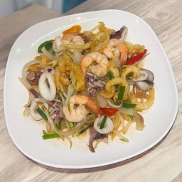 กระเพาะปลาผัดกุ้ง-ปลาหมึก