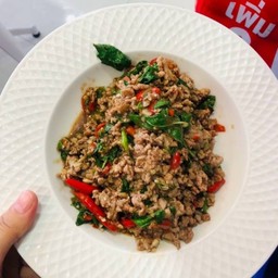 กะเพราเนื้อสับ(กับข้าว)