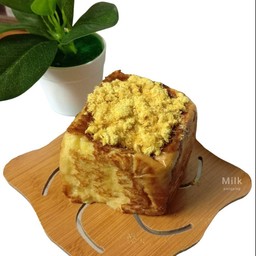 ปังชุบไข่ ไส้หมูหยองพริกเผา