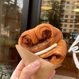 Butterfly bun