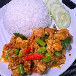 ข้าวผัดพริกแกงไก่